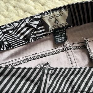 Volcom Black and Grey Stripped Pants | 9/29